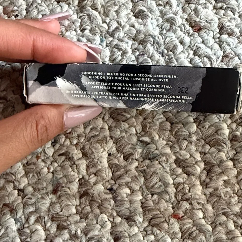 NEW Fenty Beauty We’re Even Hydrating Longwear Concealer- 390C Cool Undertones